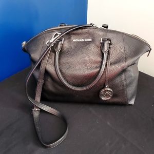 Black Michael Koors Bag